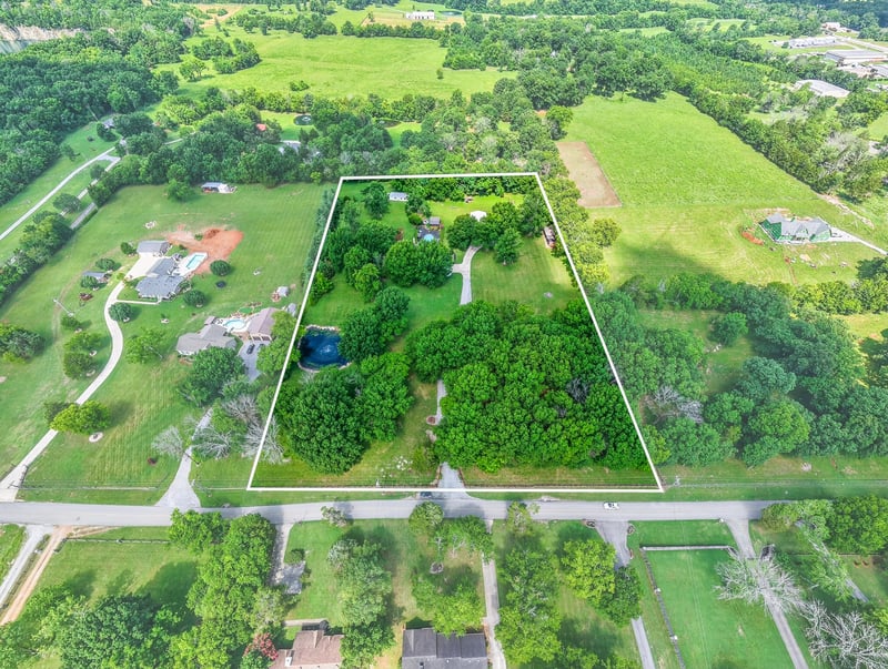 306 Quarry Rd, Mount Juliet, TN 37122