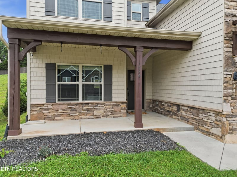 1230 Peake Ln, Knoxville, TN 37922