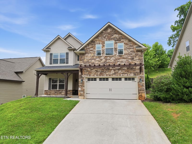 1230 Peake Ln, Knoxville, TN 37922