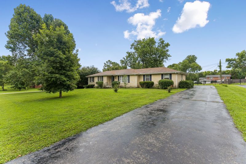 3005 Sheddan Dr, Columbia, TN 38401