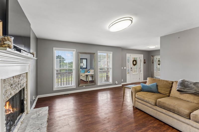 107 Camden Ct N, Hendersonville, TN 37075