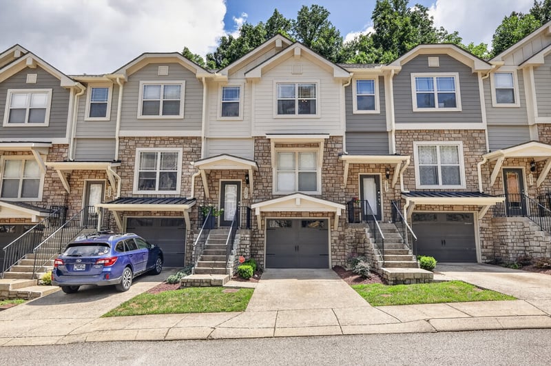 1071 Woodbury Falls Dr, Nashville, TN 37221