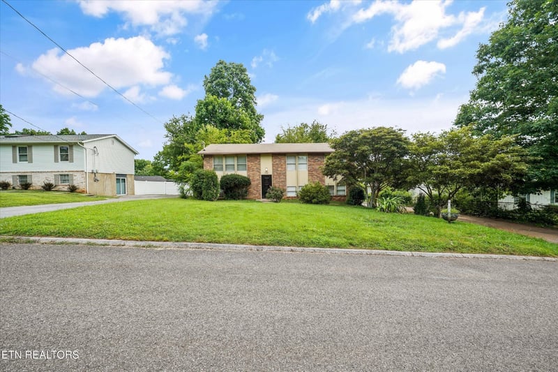5501 Malmsbury Rd, Knoxville, TN 37921