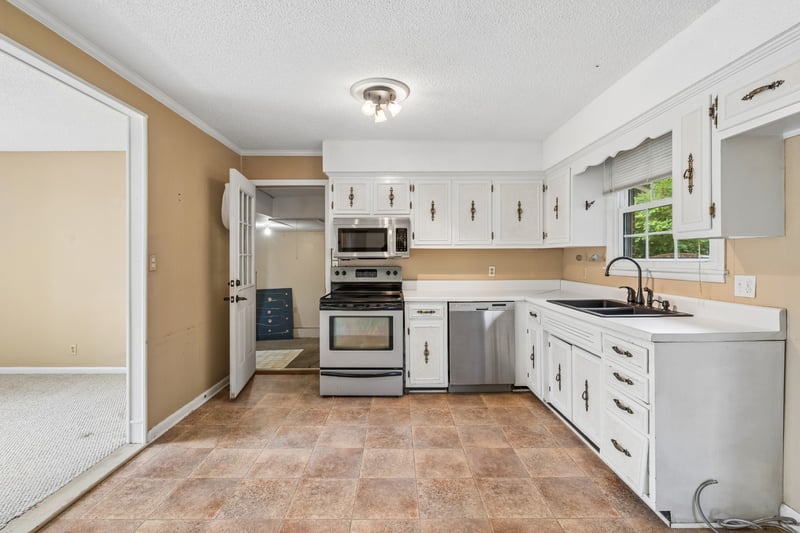 2821 Creekview Dr, Nashville, TN 37217