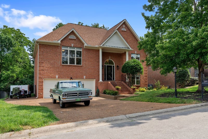 4848 Peninsula Pointe Dr, Hermitage, TN 37076