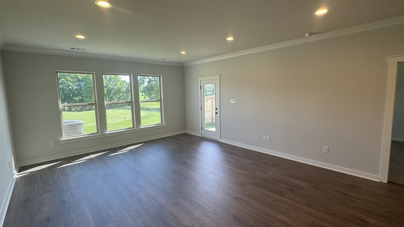 526 W Foxrun, Springfield, TN 37172
