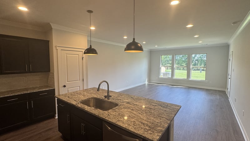 526 W Foxrun, Springfield, TN 37172