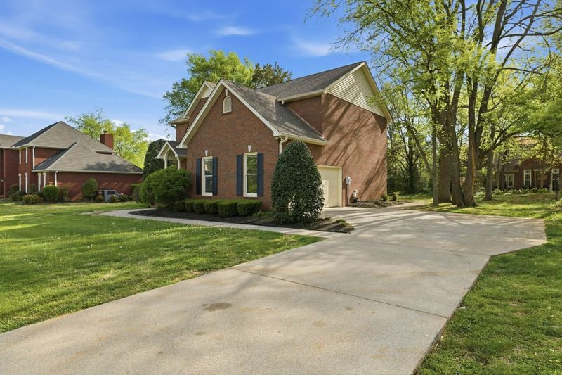 3002 Bowers Ln, Murfreesboro, TN 37129