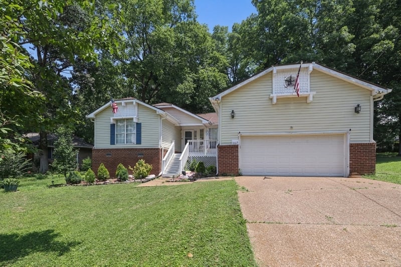 2560 Somerset Dr, Nashville, TN 37217