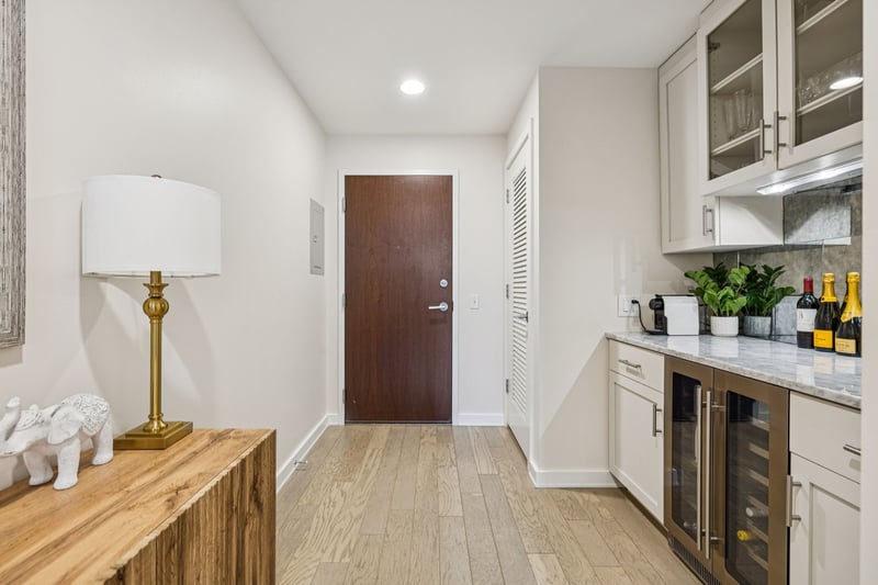 1212 Laurel St #301, Nashville, TN 37203