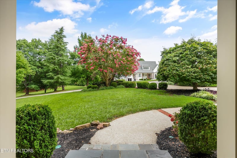 5520 Heathrow Dr, Knoxville, TN 37919