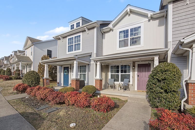 580 Bradburn Village Cir, Antioch, TN 37013