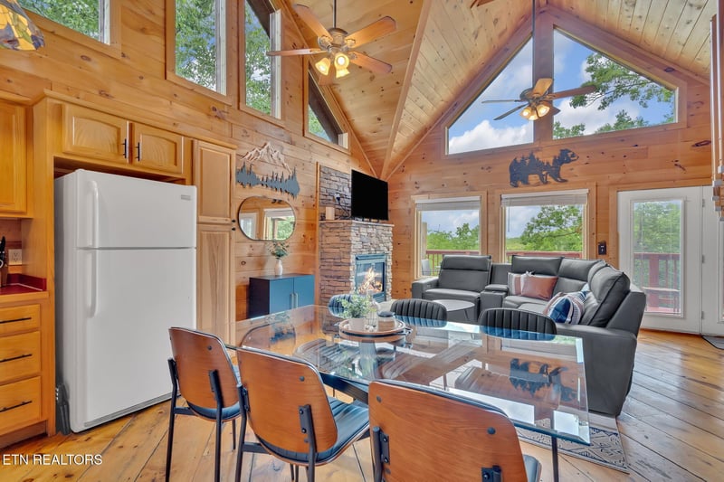 2868 Pine Haven Dr, Sevierville, TN 37862
