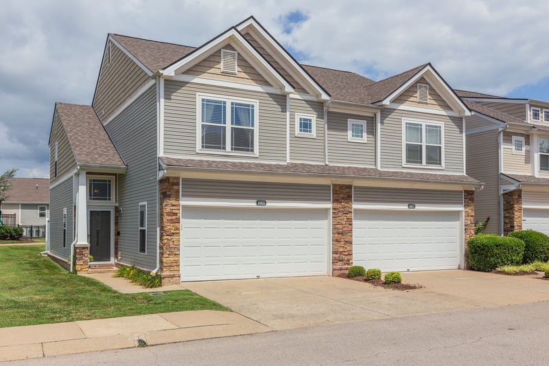 1055 Somerset Springs Dr, Spring Hill, TN 37174