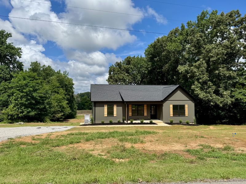 435 Blackey Bandy Rd, Bethpage, TN 37022