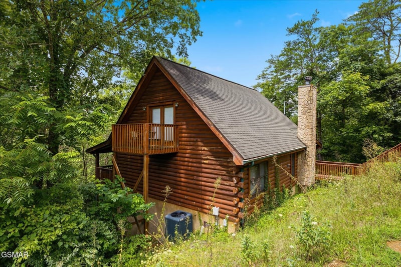 1356 Wedge Tailed Ln, Sevierville, TN 37876