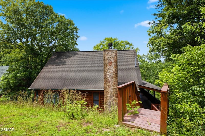 1356 Wedge Tailed Ln, Sevierville, TN 37876