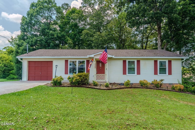 1717 Jett Rd, Maryville, TN 37804