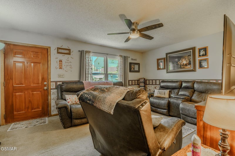 1717 Jett Rd, Maryville, TN 37804
