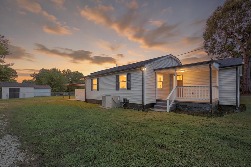 31 Circle Dr, Rossville, GA 30741