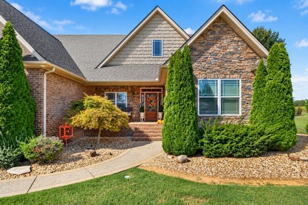 103 Bloomsbury Dr, Portland, TN 37148