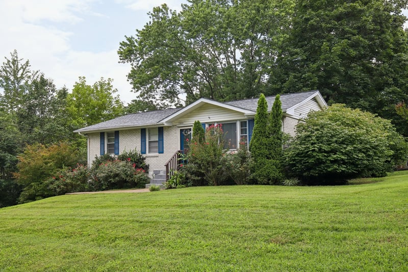 1008 Mayes Dr, Greenbrier, TN 37073