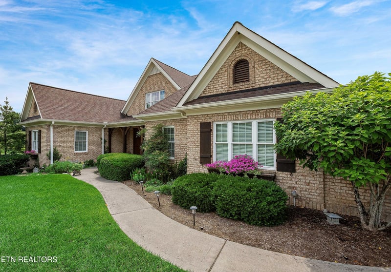 143 Amberly Ct, Lenoir City, TN 37772