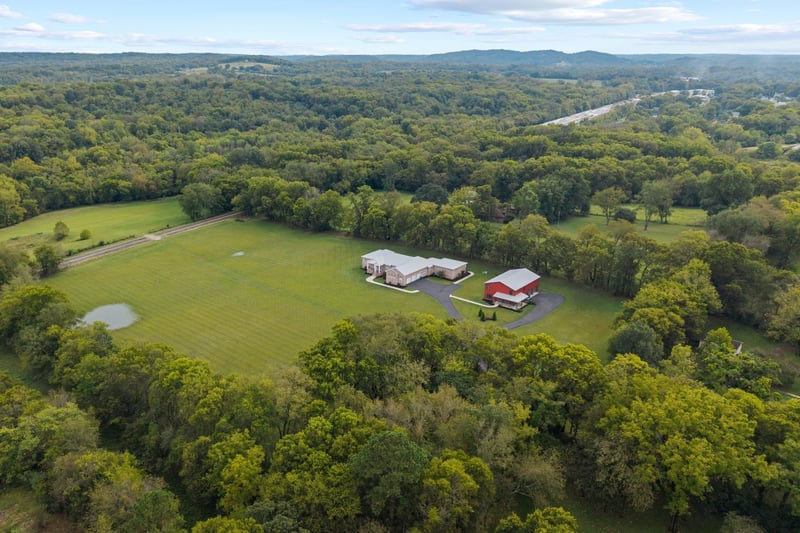 808 N Main St, Mount Pleasant, TN 38474