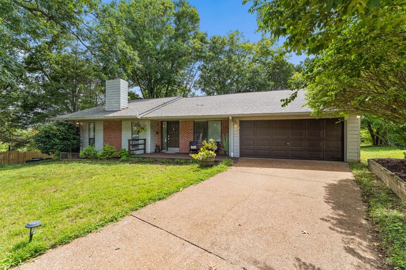 2601 Mesa Dr, Nashville, TN 37217