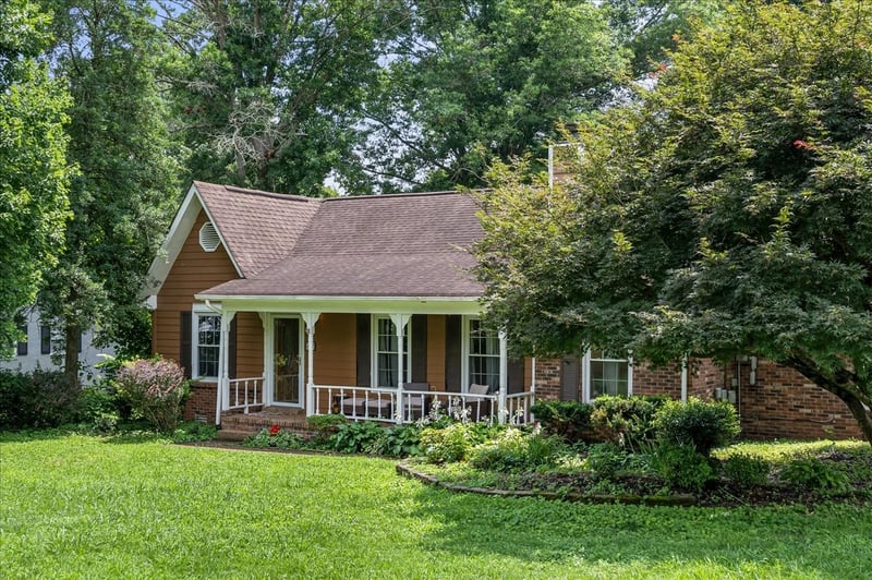 607 Cumberland Dr, Columbia, TN 38401