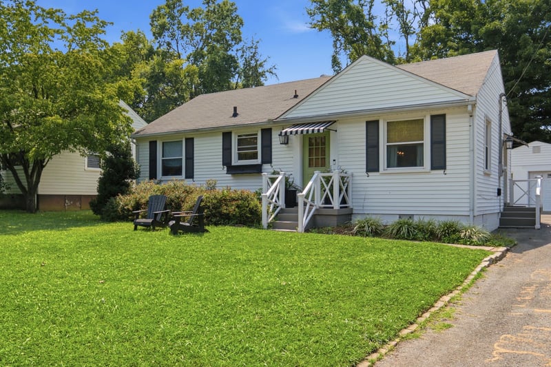 5625 Meadowcrest Ln, Nashville, TN 37209
