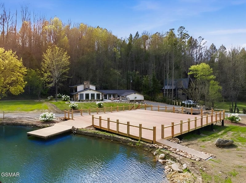 119 Tunis Rd, Sevierville, TN 37876