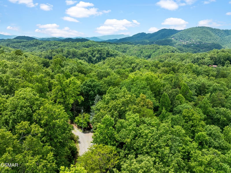 3520 Bear Pen Gap Rd, Sevierville, TN 37876