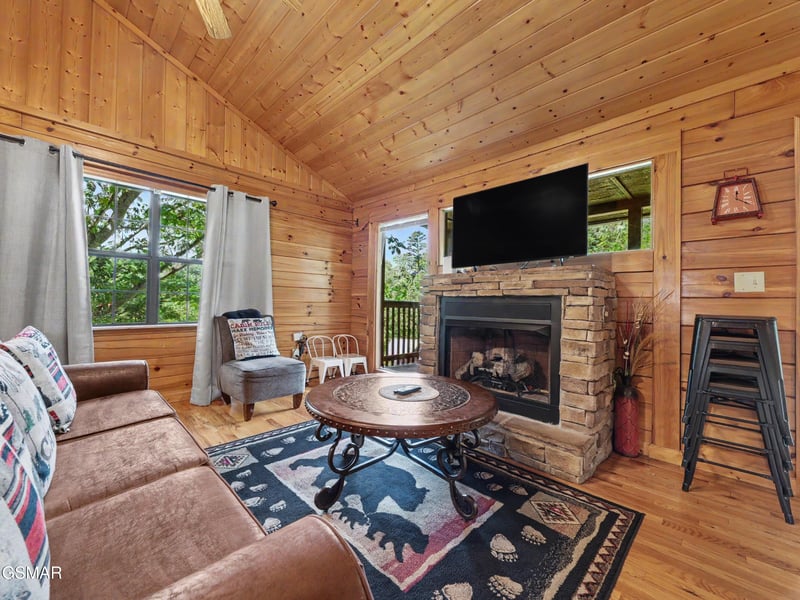 1609 Pinewood Way, Sevierville, TN 37862