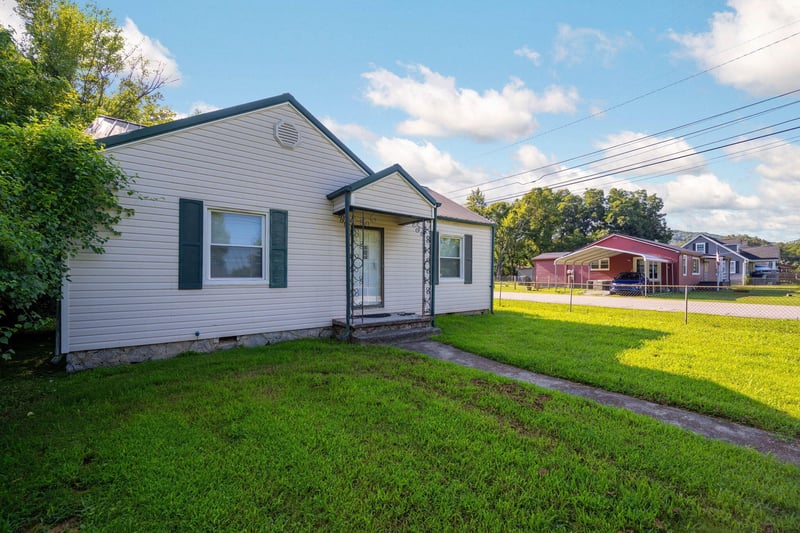 1112 Lee Ave, Rossville, GA 30741