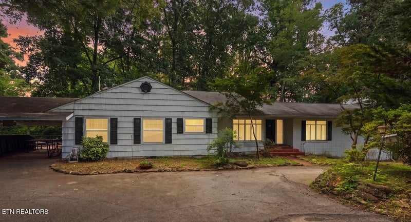 124 Orchard Cir, Oak Ridge, TN 37830
