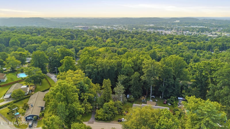 124 Orchard Cir, Oak Ridge, TN 37830