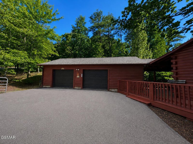 1665 Scenic Woods Way, Sevierville, TN 37876