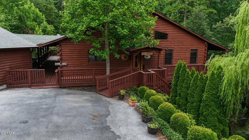1665 Scenic Woods Way, Sevierville, TN 37876
