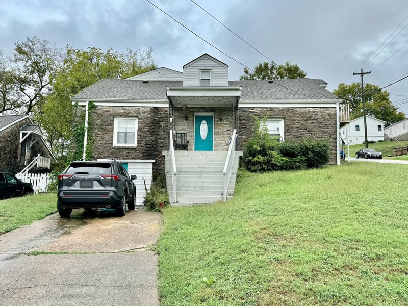300 37th Ave N, Nashville, TN 37209
