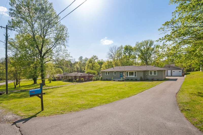 1905 Demarius Dr, Nashville, TN 37216