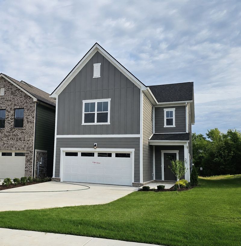 557 Twyla Dr, Lebanon, TN 37087