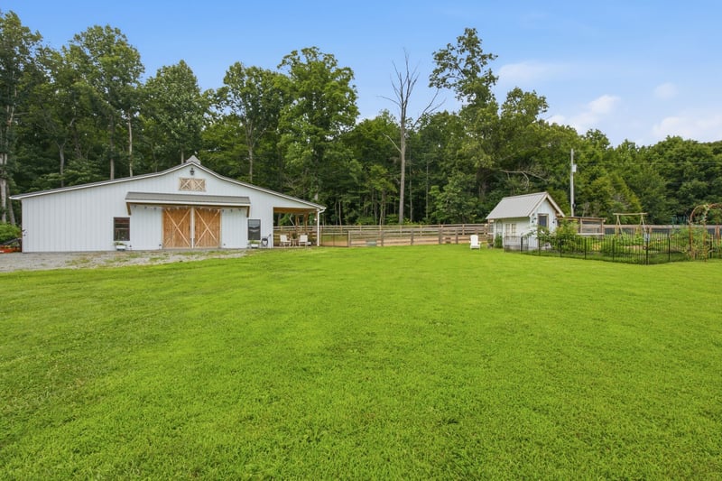 2404 Savage Creek Dr, Springfield, TN 37172