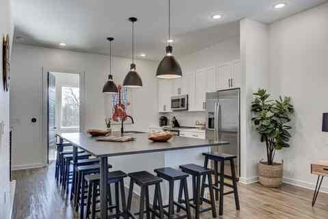 738 Douglas Ave #11, Nashville, TN 37207