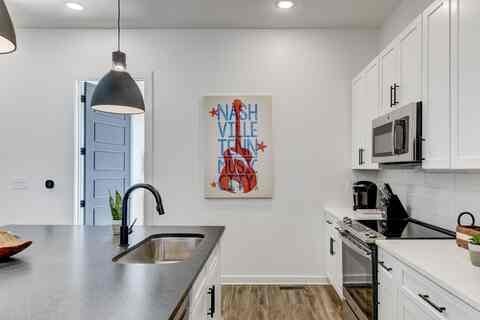 738 Douglas Ave #11, Nashville, TN 37207