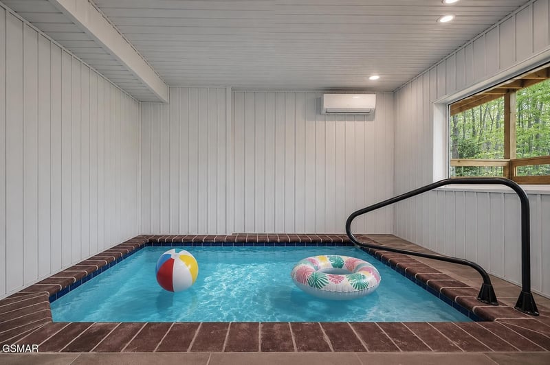 2252 Misty Shadows Dr, Sevierville, TN 37862