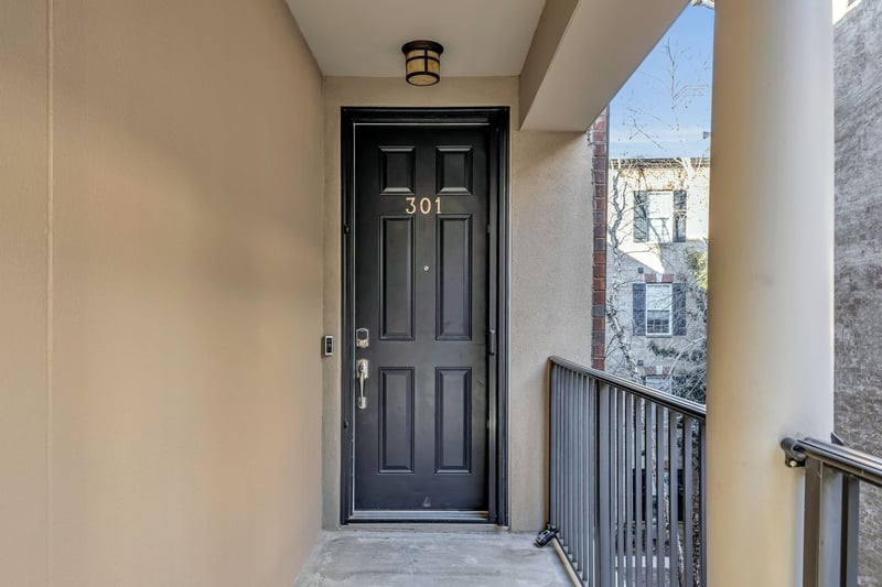 307 Seven Springs Way #301, Brentwood, TN 37027
