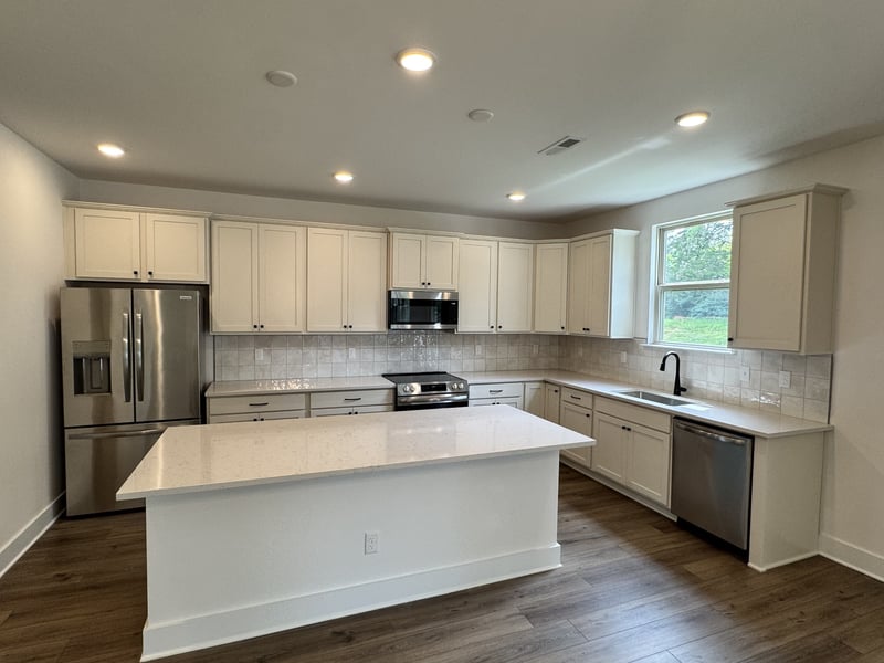419 Old Spring Ln, Gallatin, TN 37066