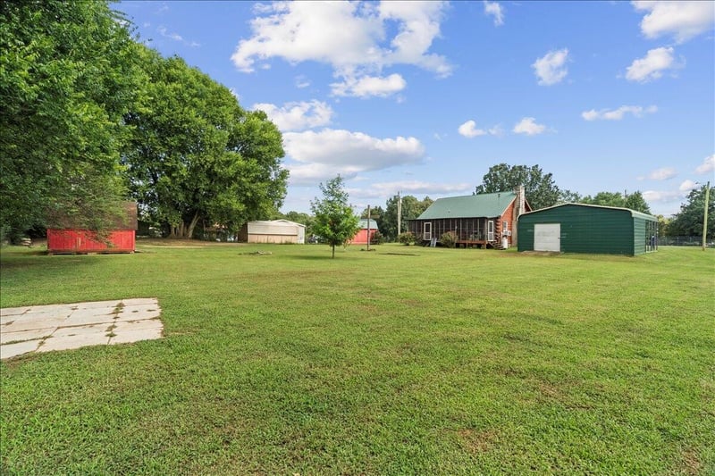 325 Classic Ln, Chatsworth, GA 30705
