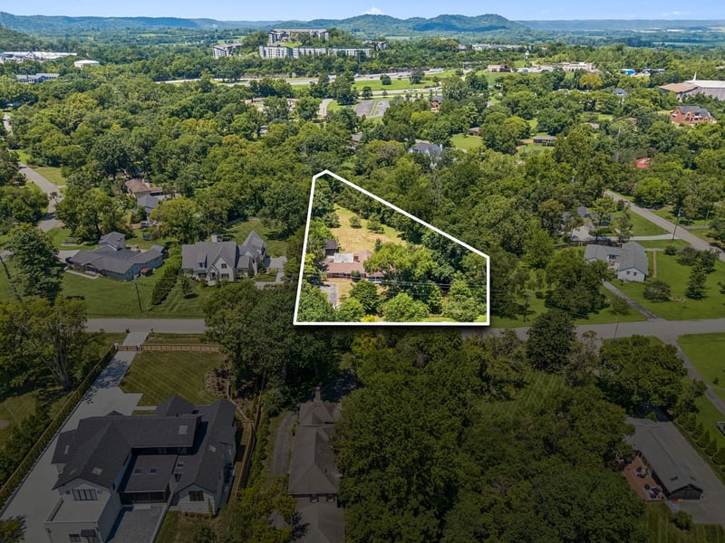 725 Newberry Rd, Nashville, TN 37205